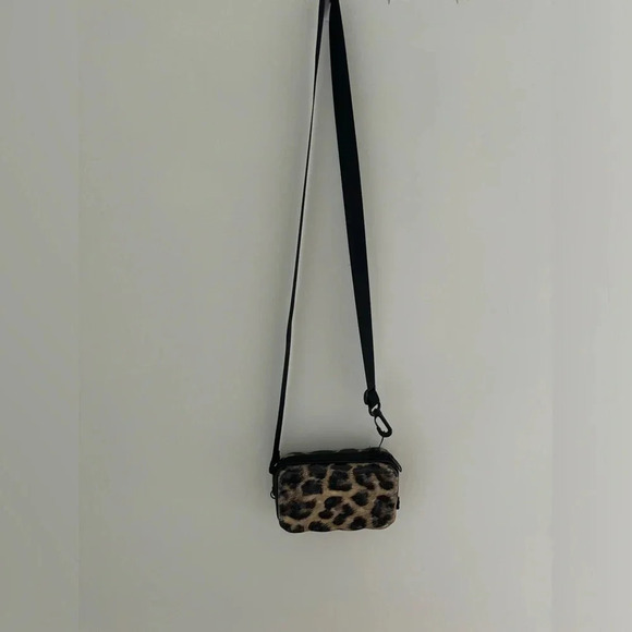 Hard Shell Cheetah Leopard Animal Print Purse - Picture 2 of 6